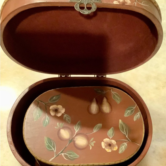 2 Vintage Hand Painted, wood, metal hinges, velvet lined, nestling boxes, flower - Picture 7 of 15